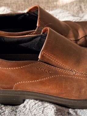 Ecco Men's Slip-On Loafers in Chestnut Brown